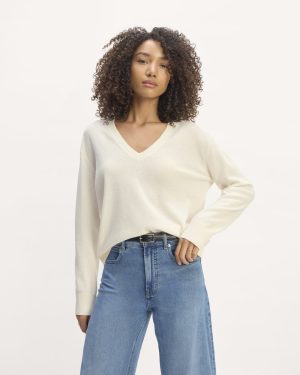 The Classic V in Cashmere | Bone