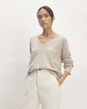 The Classic V in Cashmere | Canvas